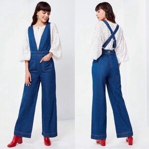 Urban Outfitters BDG Eleanor Plunging Denim Women's Jumpsuit Overalls | Size 4